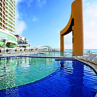 Beach Palace — Pool
