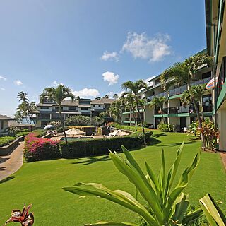 Makahuena at Poipu — Grounds