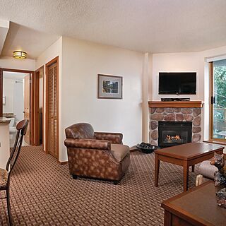 WorldMark Cascade Lodge — Living Area