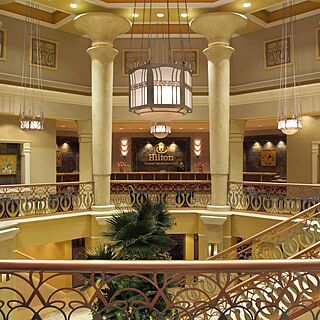 Hilton Grand Vacations on the Boulevard — Lobby