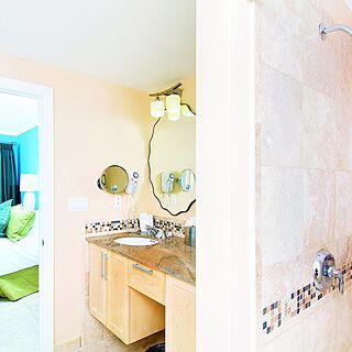 Oyster Bay Beach Resort — Bathroom