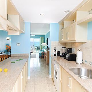 Oyster Bay Beach Resort — Kitchen