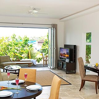 Coral Beach Club — Living Area