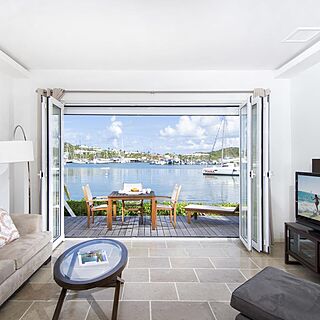 Coral Beach Club — Living Area
