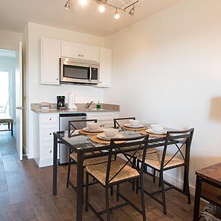 Skipjack Resort Suites & Marina — Dining Area
