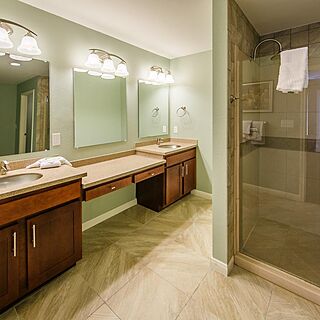 Holiday Inn Club Vacations Hill Country Resort &mdash; Bathroom