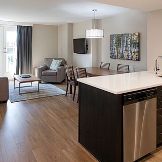 Delta Hotels by Marriott Grand Okanagan Resort — Living Area