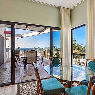 Club Wyndham Royal Sea Cliff — Sample unit dining room and balcony