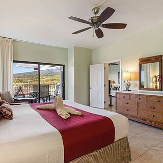 Club Wyndham Royal Sea Cliff — Sample unit bedroom