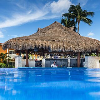 Ocean Maya Royale — Pool Bar