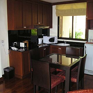 Q Signature Spa & Resort — Kitchen and Dinning Area at Samui Peninsula Spa & Resort