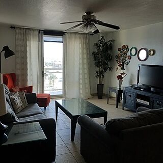 Georgian Inn Beach Club — Living Area