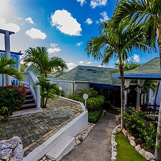 La Vista — Exterior