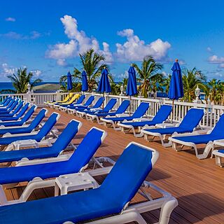 La Vista — Sundeck
