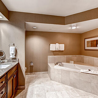 St. James Place — Sample Bathroom