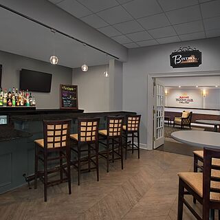 Marriott's Manor Club at Ford's Colony — Bistro 1699 Bar