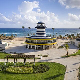 Ocean el Faro &mdash; Grounds
