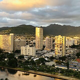 Aloha Towers — Exterior