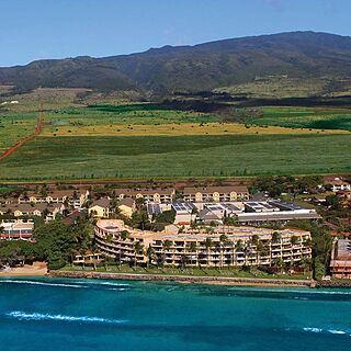 Aston Paki Maui — Exterior