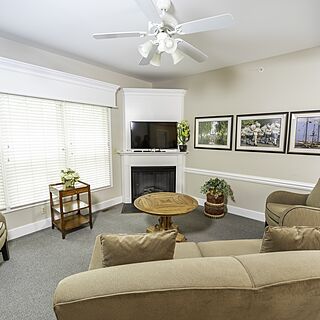 The Townes at King's Creek Plantation — Sample Living Area