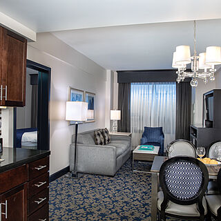 Wyndham Canterbury at San Francisco — Living Area