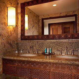 Disney's Animal Kingdom Villas - Kidani Village — Sample Deluxe Studio Bathroom