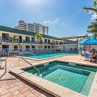 Estero Island Beach Club &mdash; Hot Tub