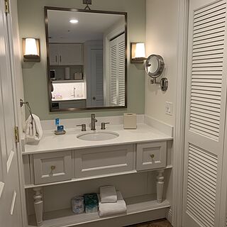 Disney's Saratoga Springs Resort & Spa — Sample Studio Bathroom