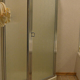Foxrun Townhouses — Sample Bathroom