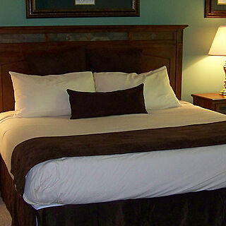 Foxrun Townhouses — Sample Bedroom