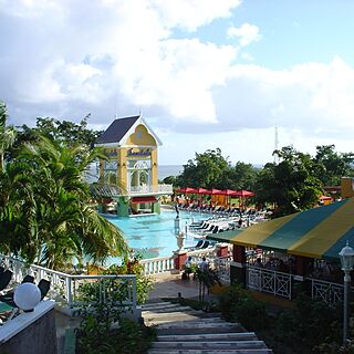 Sandals Grande Riviera Beach & Villa Resort &mdash; Pool