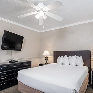 Sweetwater Lift Lodge Resort — Sample Bedroom