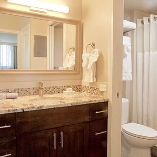 Royal Kuhio — Sample Bathroom
