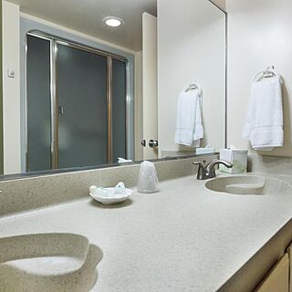 Kahana Falls — Sample Bathroom