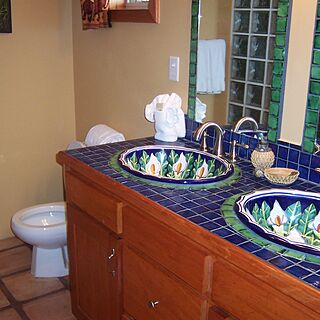 Captain Morgan's Vacation Beach Club — - Unit Bathroom