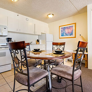 Hawaiian Sun Holidays — Sample Dining Area