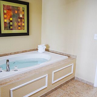 Vacation Village at Parkway — Sample Bathroom