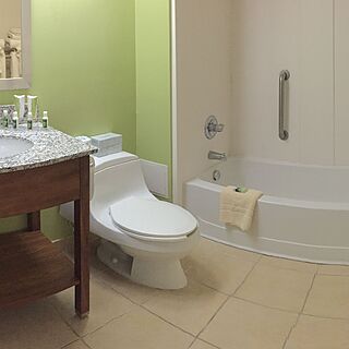 Barclay Towers — Sample Bathroom
