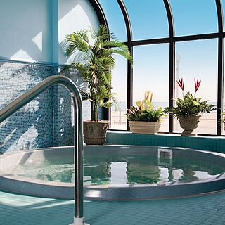 Barclay Towers &mdash; Hot Tub