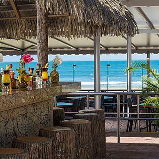 Paradise Village Beach Resort & Spa — Bar