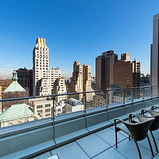 West 57th Street by Hilton Club — Rooftop Viewing Area