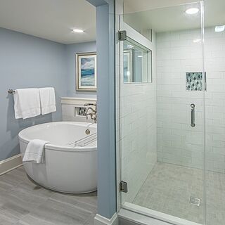 Holiday Inn Club Vacations Cape Canaveral Beach Resort — Sample Bathroom