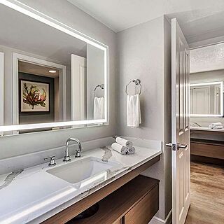 Hilton Grand Vacations at the Flamingo — Sample Bathroom