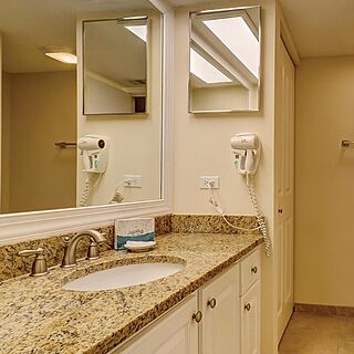 Ocean Cove Club at Palmetto Dunes &mdash; Sample Bathroom