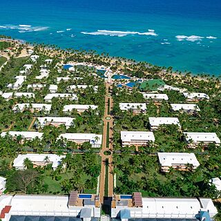 Grand Sirenis Punta Cana Resort — Exterior