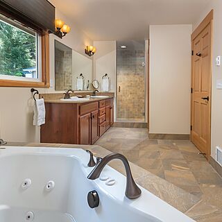WorldMark Deer Harbor — Sample Bathroom