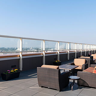 WorldMark Anaheim — Rooftop Lounge