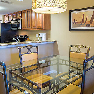 Orlando's Sunshine Resort — Sample Dining Area