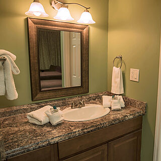 The Gardens &mdash; Sample Bathroom