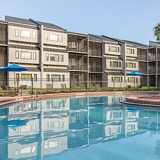 Orbit One Vacation Villas — Pool